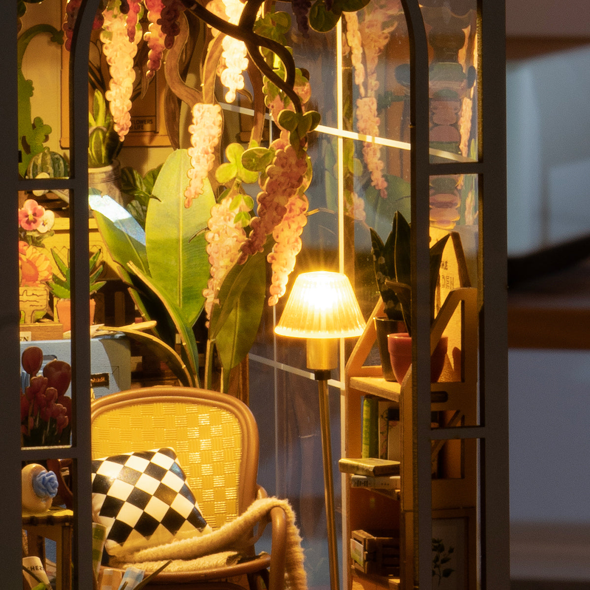 Casa de Jardim Book Nook DIY