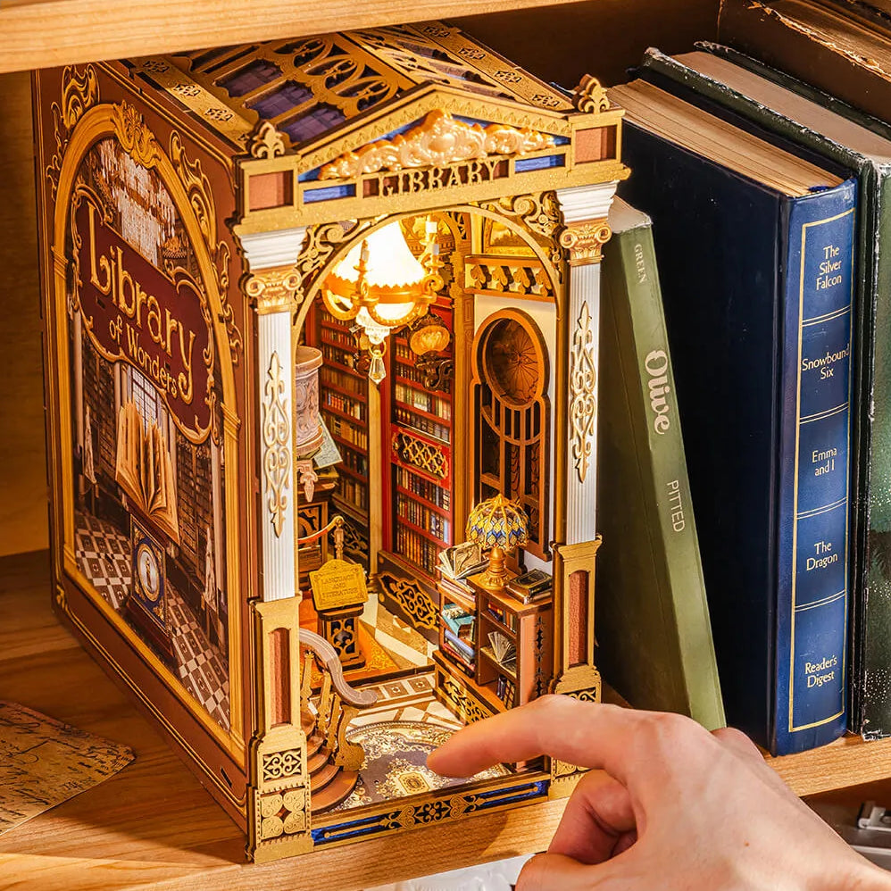 Biblioteca de Maravilhas | Book Nook DIY