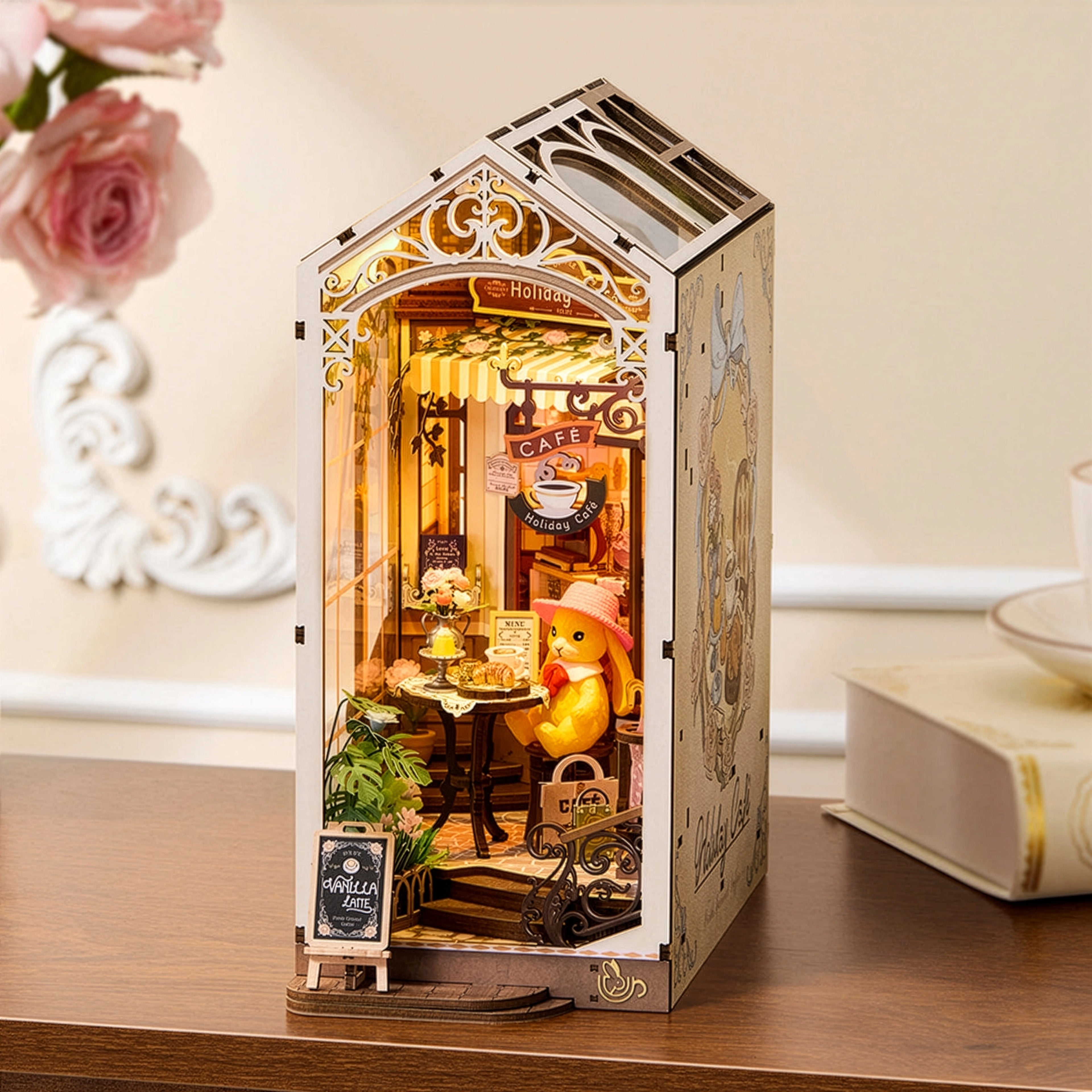 Café Charmoso | Book Nook DIY