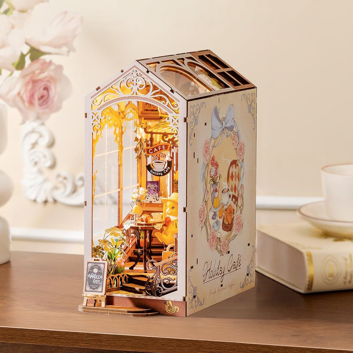 Café Charmoso | Book Nook DIY