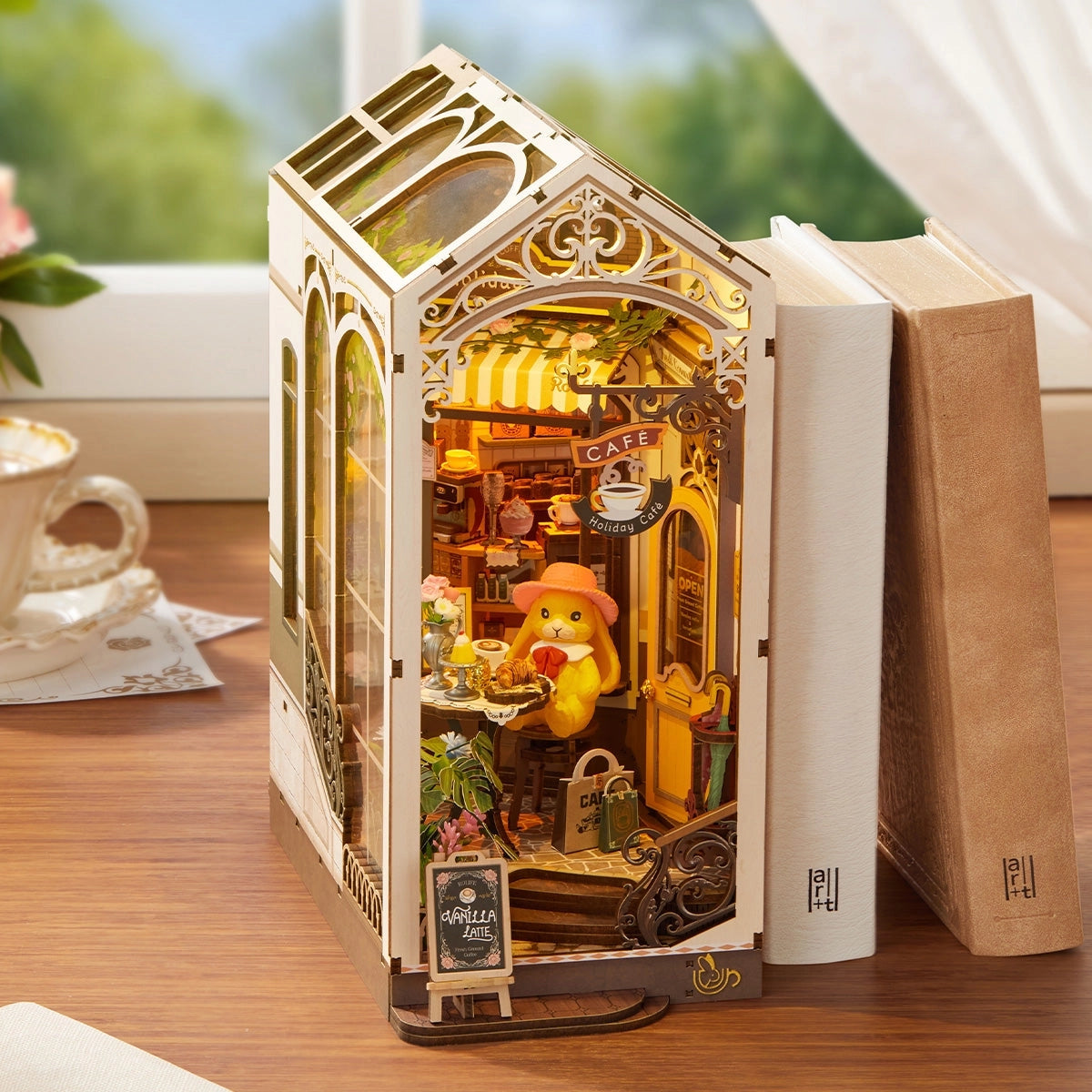 Café Charmoso | Book Nook DIY