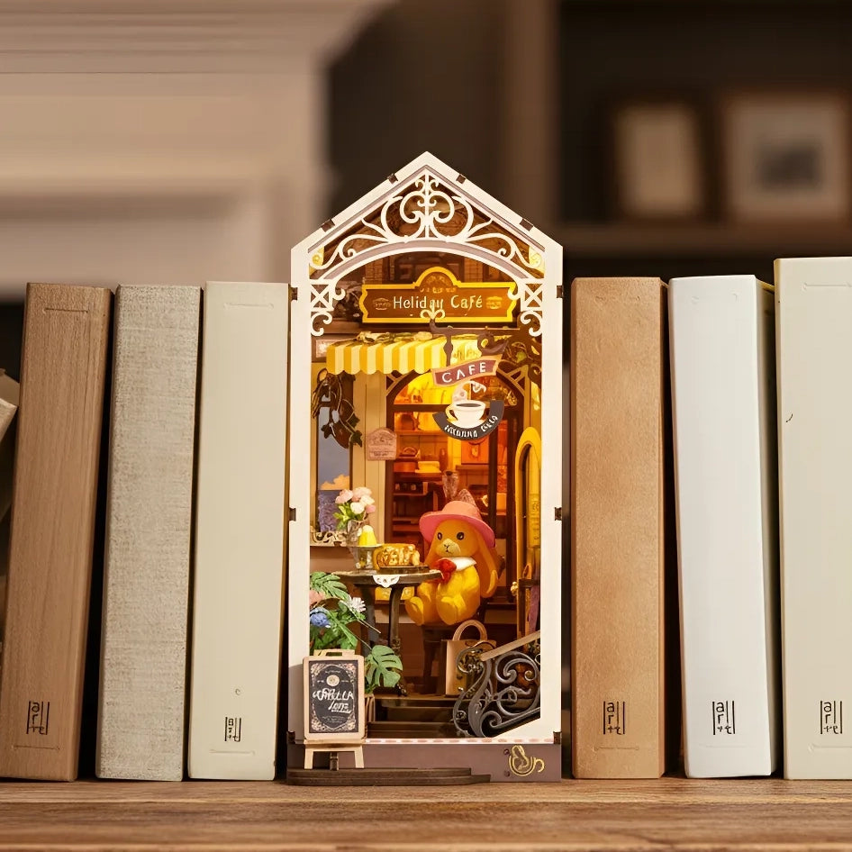 Café Charmoso | Book Nook DIY