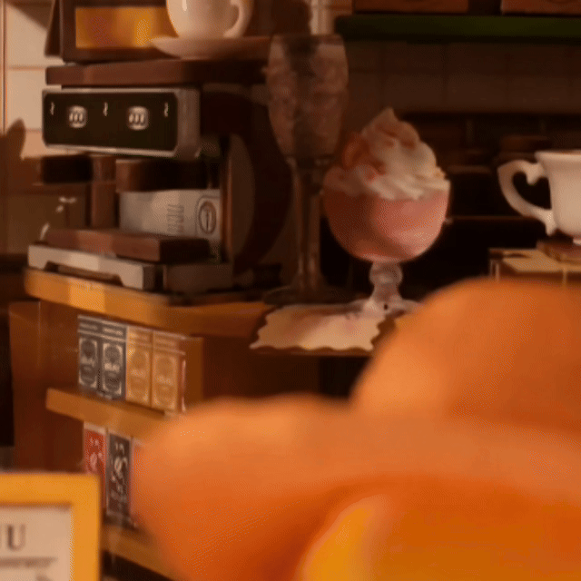 Café Charmoso | Book Nook DIY