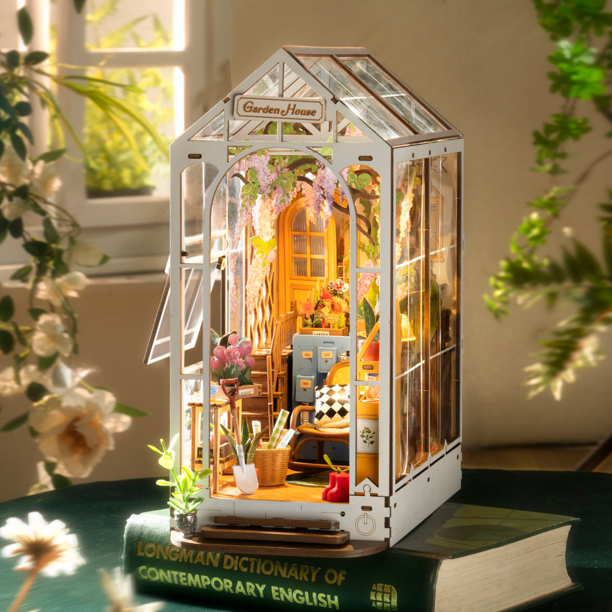 Casa de Jardim Book Nook DIY