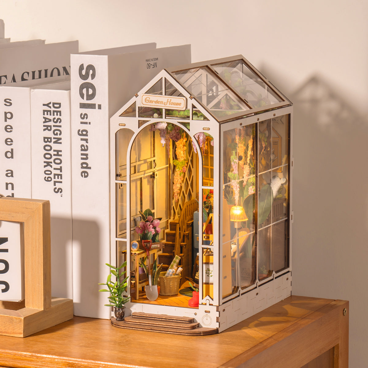 Casa de Jardim Book Nook DIY