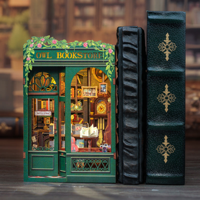 Livraria da Coruja Book Nook DIY