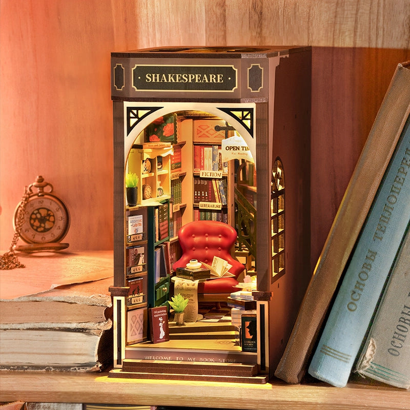 Livraria Shakespeare | Book Nook DIY