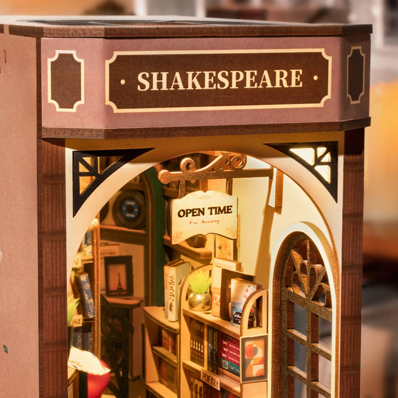 Livraria Shakespeare | Book Nook DIY