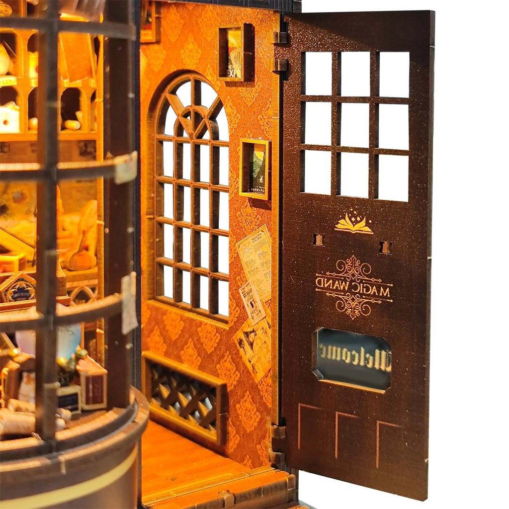 Loja de Varinhas Mágicas | Book Nook DIY