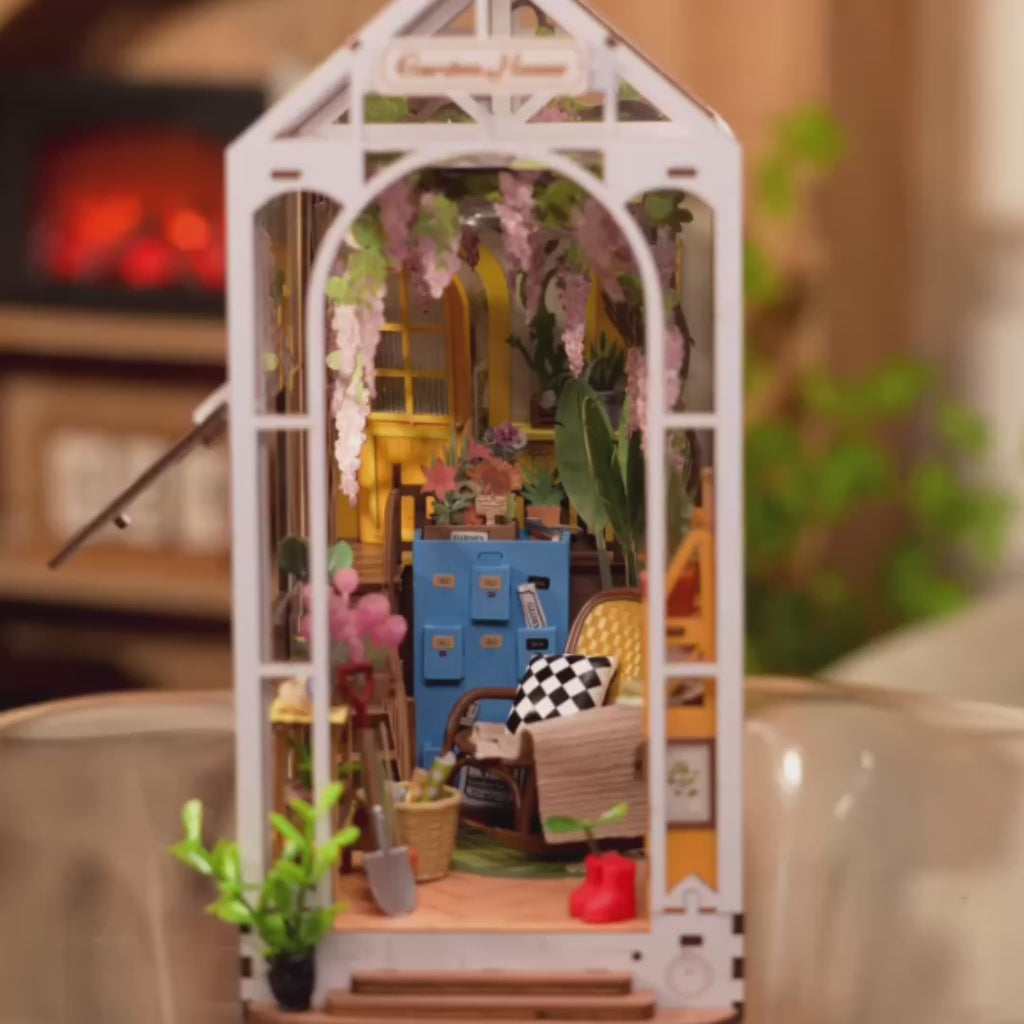 Casa de Jardim | Book Nook DIY